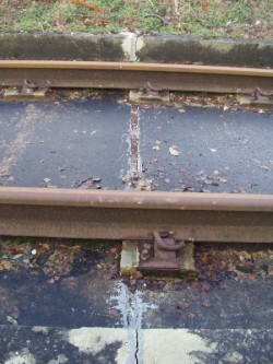 Expansion joint before repair